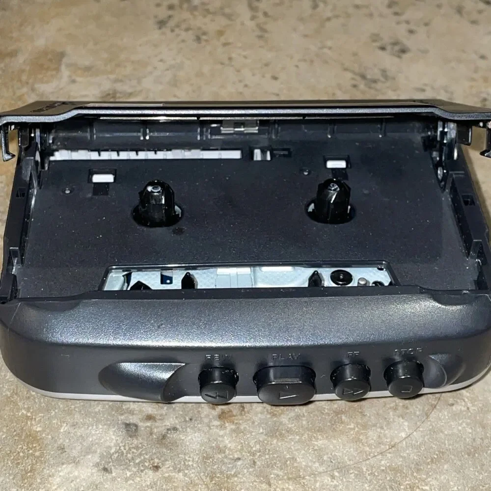 Sony Walkman WM-FX290 Digital AM/FM TV Weather Cassette Player w/ Carry Case